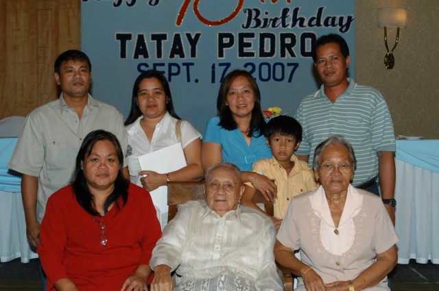 Tiya Enciang and Family