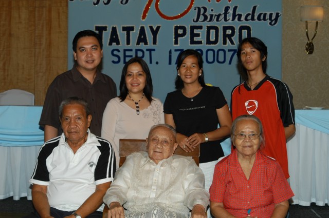 Tiyo Tias and Family