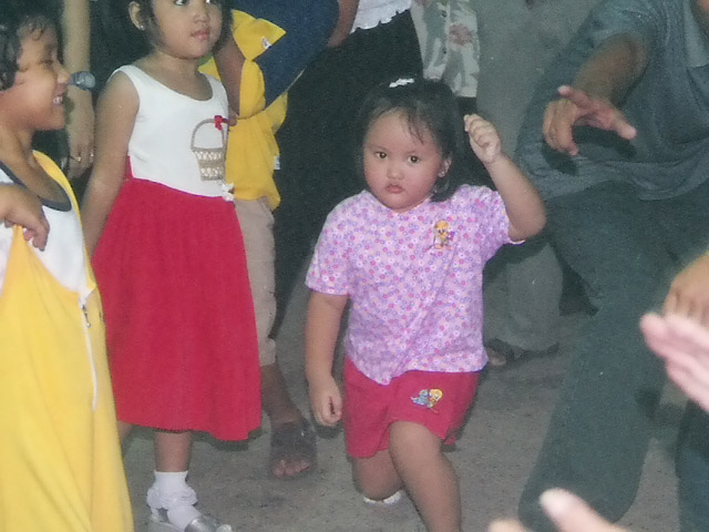 Trix_Dancing_in_Cebu_2