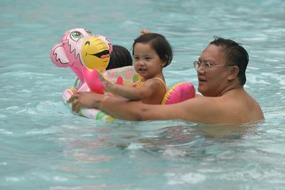 SWIMMING_WITH_SAM